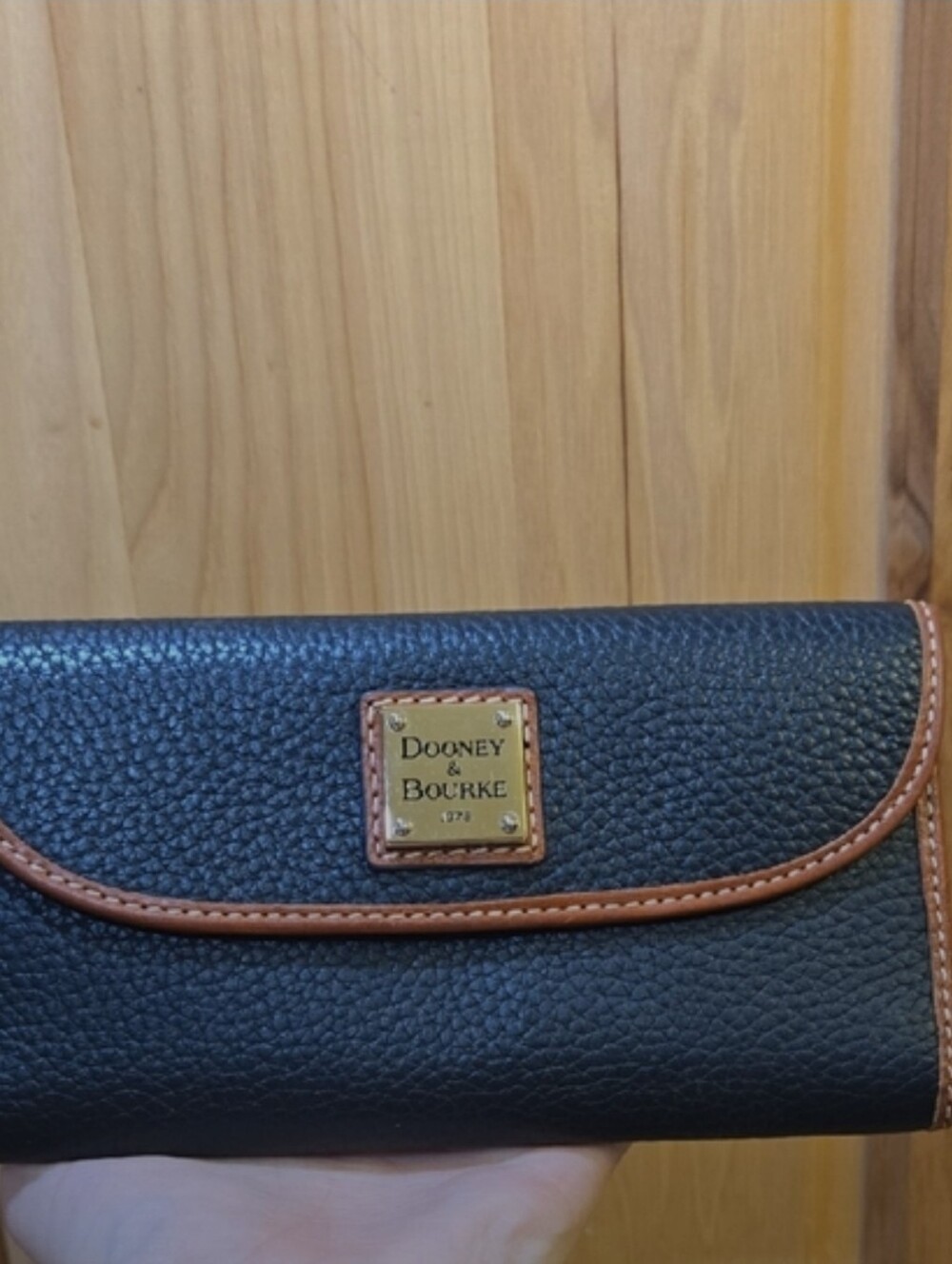 Dooney & Bourke EUC! Black Pebble Leather Continental Wallet with Brown Trim